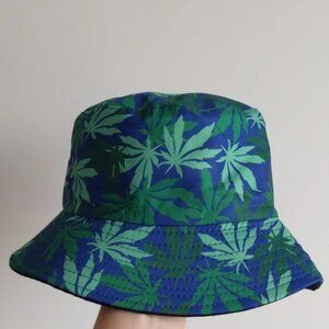 Pot leaves reversible bucket hat